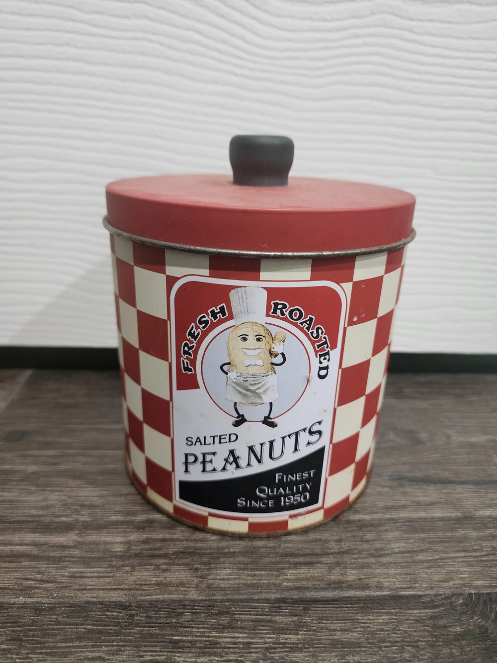 Vintage-Inspired Assorted Candy & Snacks Tin Set - Yellow, Red, Blue